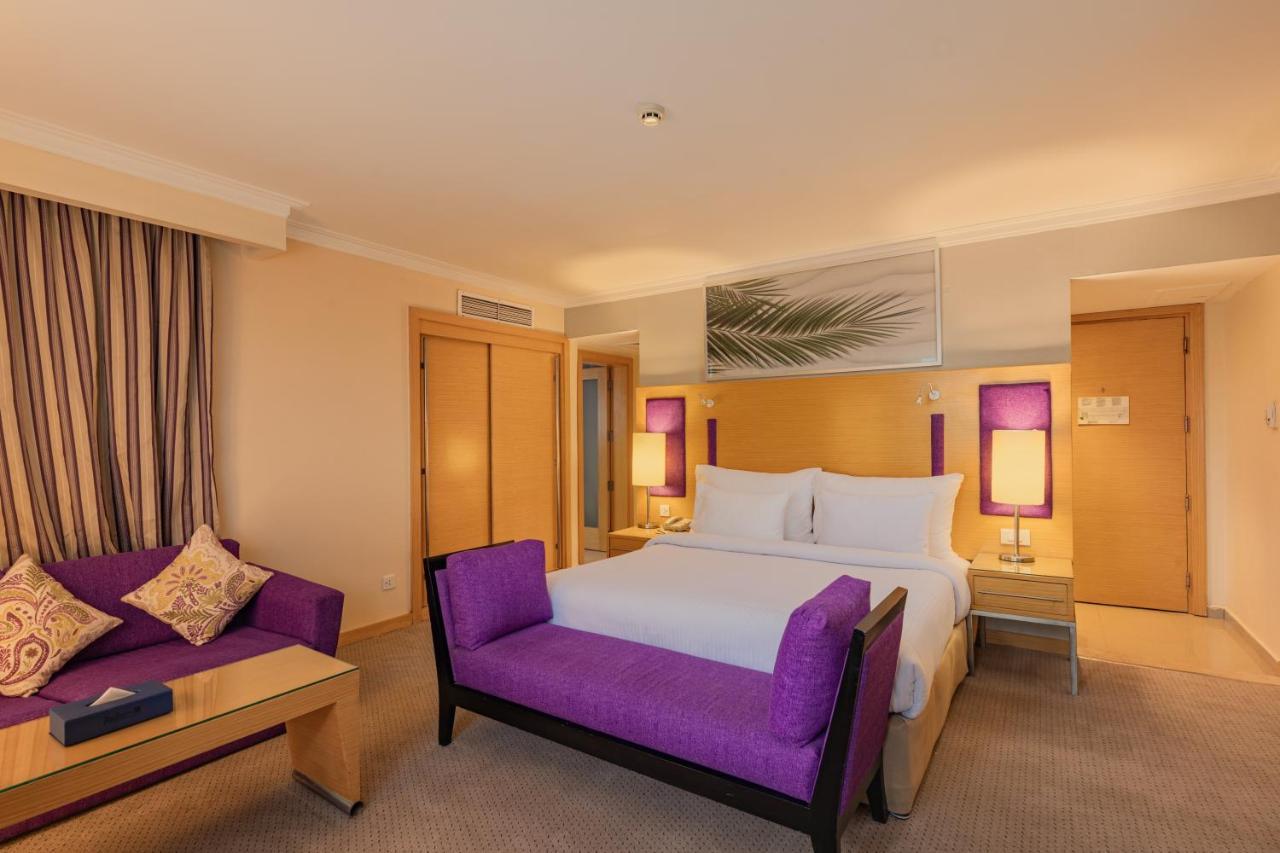 Radisson Blu Hotel, Cairo Heliopolis ภายนอก รูปภาพ