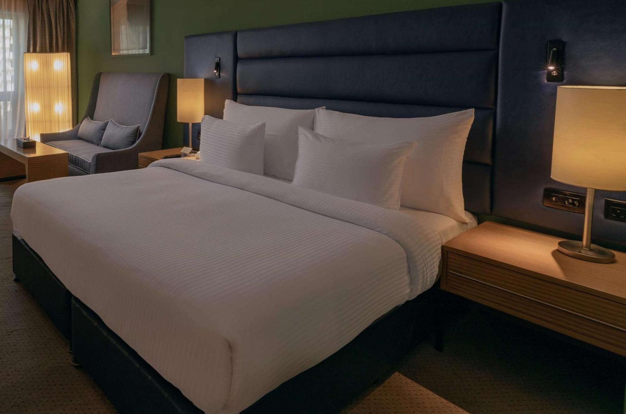 Radisson Blu Hotel, Cairo Heliopolis ภายนอก รูปภาพ