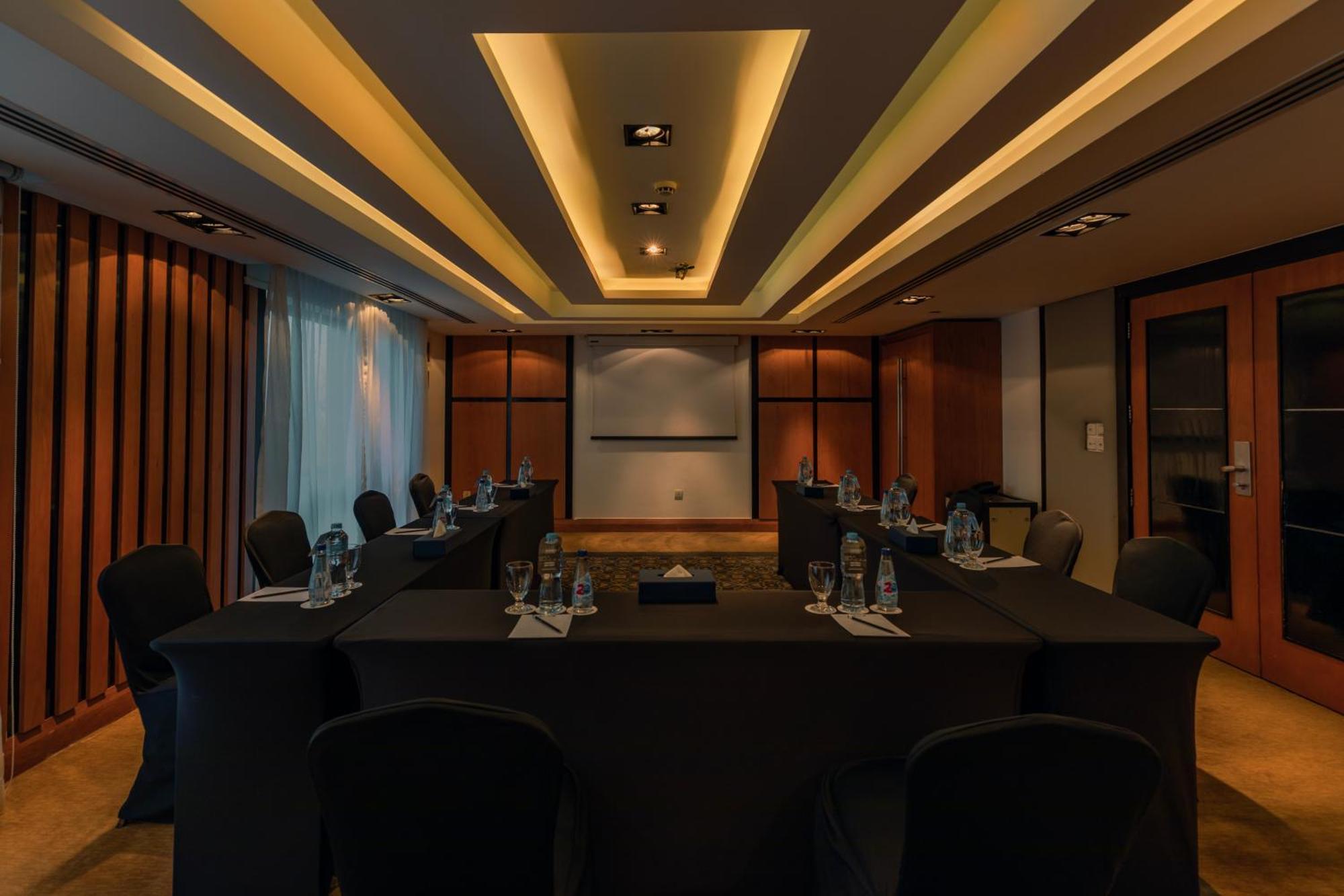 Radisson Blu Hotel, Cairo Heliopolis ภายนอก รูปภาพ